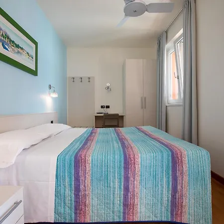 Cafelicita - View - Infinity Pool - Jacuzzi 4* グラヴェドーナ