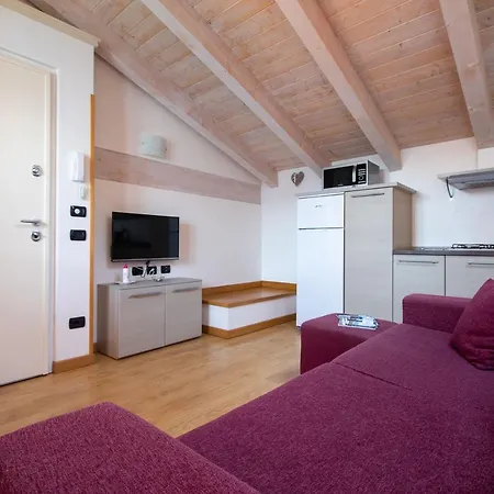 Cafelicita - View - Infinity Pool - Jacuzzi アパートホテル グラヴェドーナ