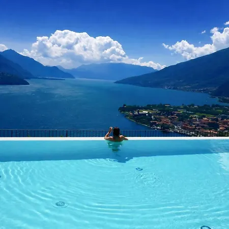 Cafelicita - View - Infinity Pool - Jacuzzi غْرافيدونا