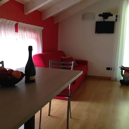 Aparthotel Cafelicita - View - Infinity Pool - Jacuzzi Gravedona